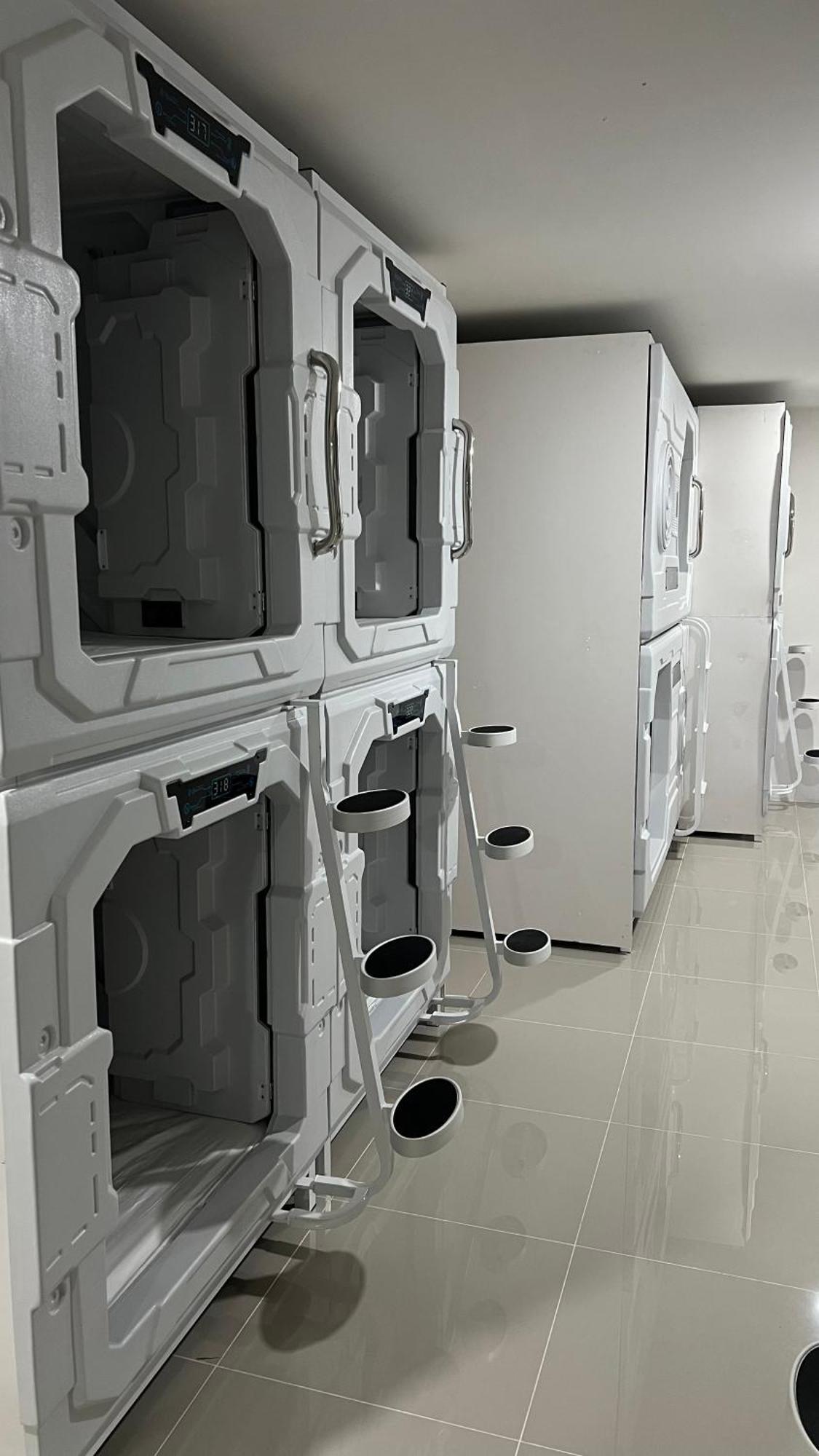 Kiwi Capsule Hotel Μπανγκόκ Εξωτερικό φωτογραφία