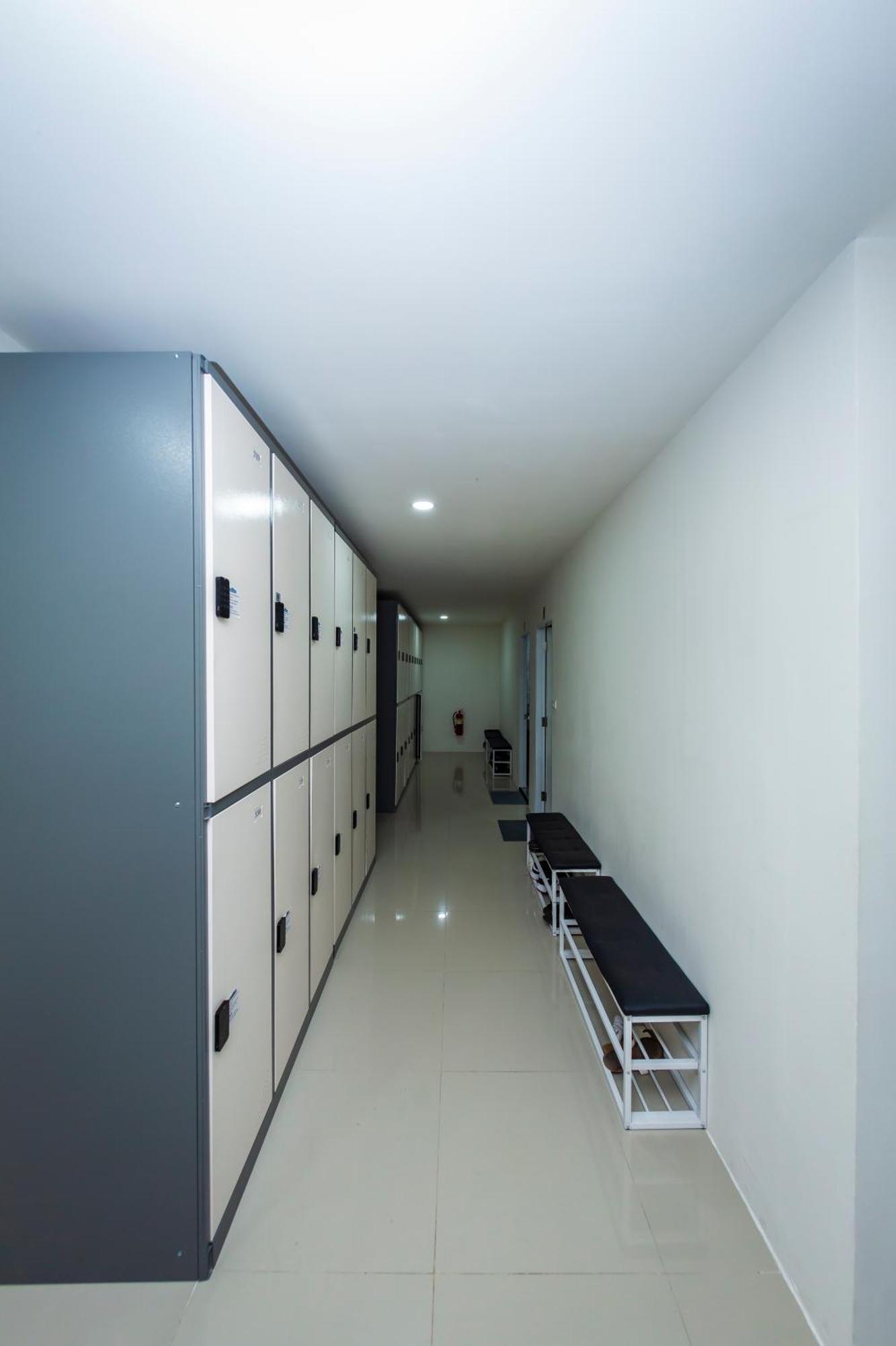 Kiwi Capsule Hotel Μπανγκόκ Εξωτερικό φωτογραφία